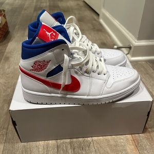 Women AIR JORDAN 1 MID